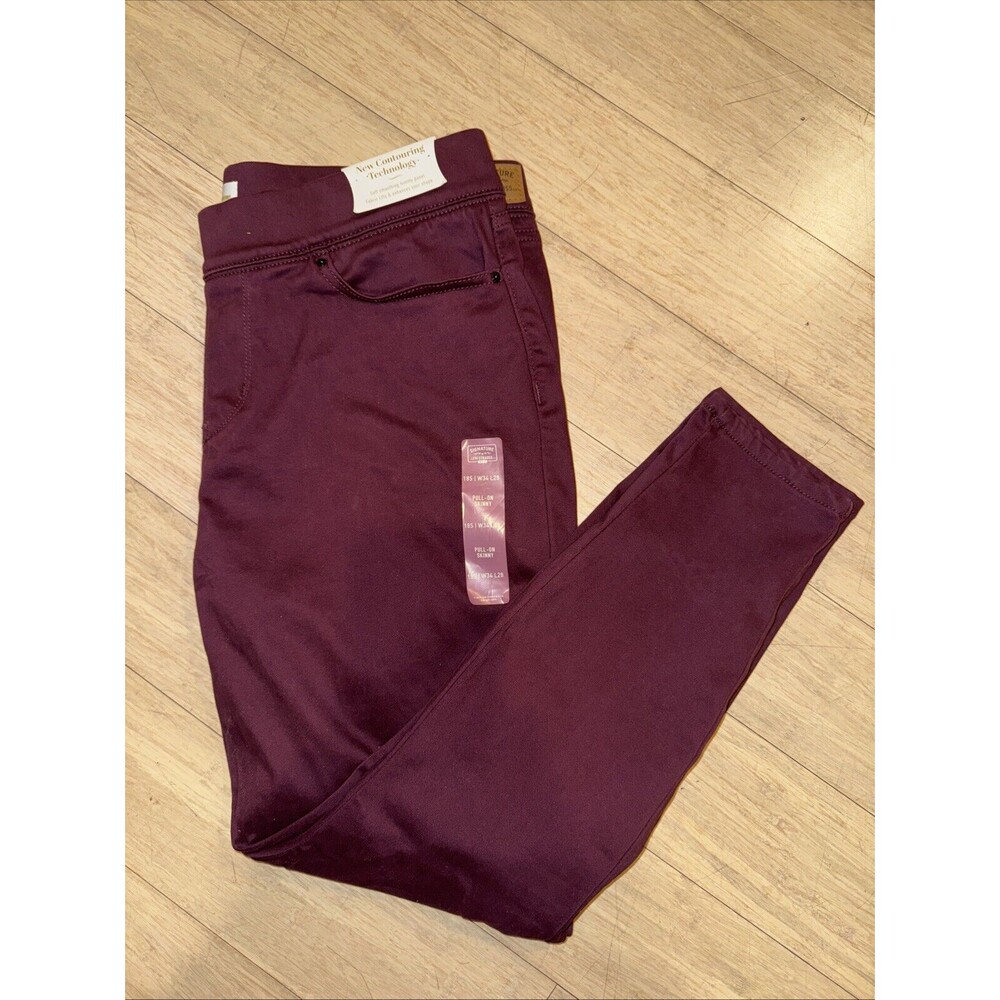 Signature Levi Strauss Totally Shaping Burgundy Pull On Skinny Pant Womens 18S